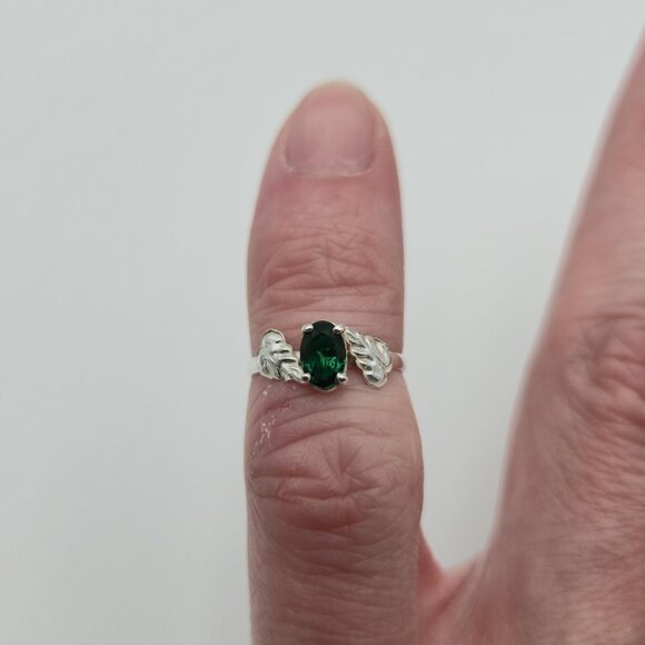 Size 3.25 Sterling Silver Green Glass Gem With Leaf Accents Ring A4317 - Picture 3 of 7